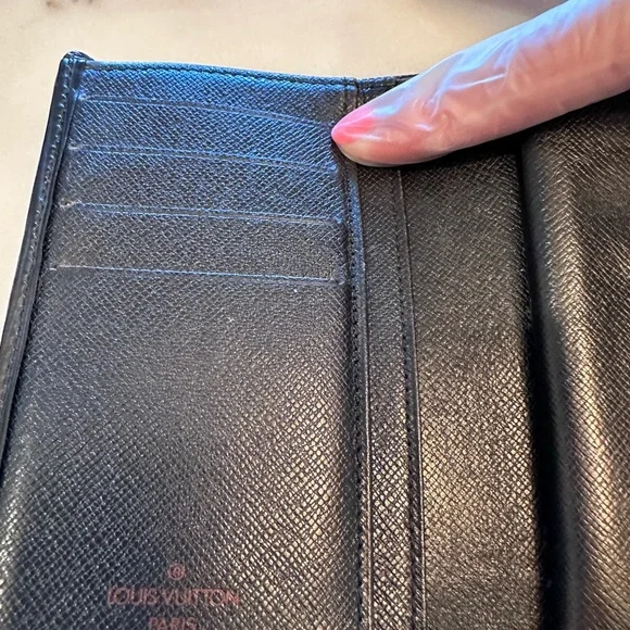 Louis Vuitton Black Epi leather Kisslock Wallet - Picture 4 of 6